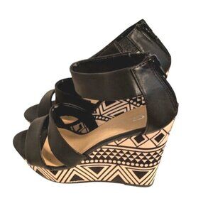 Black Geometric Wedge Sandals Size 8.5 NWOT Boho Chic European Streetwear Punk